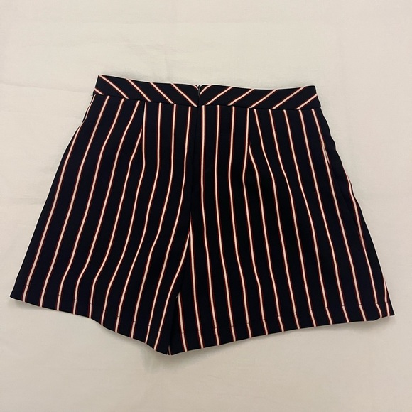 Red and white stripe asymmetrical skort - Picture 2 of 2
